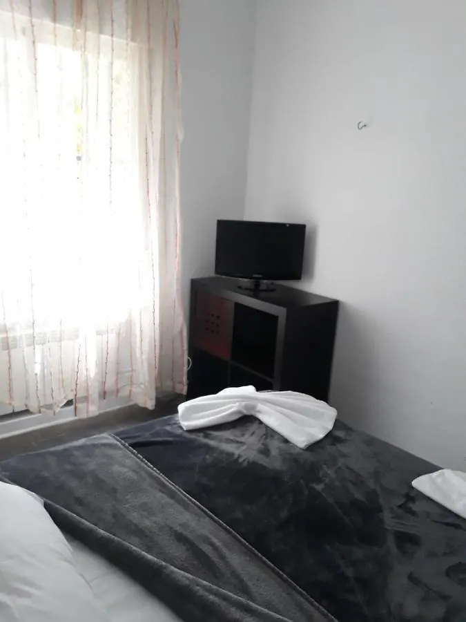 マドリード Mombuey 19 Bed & Breakfast 2*,